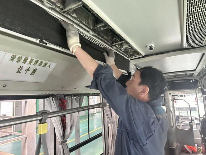 定能坐上凉爽的公交车原因是……凯时尊龙人生天气逐步变热但您一(图5)