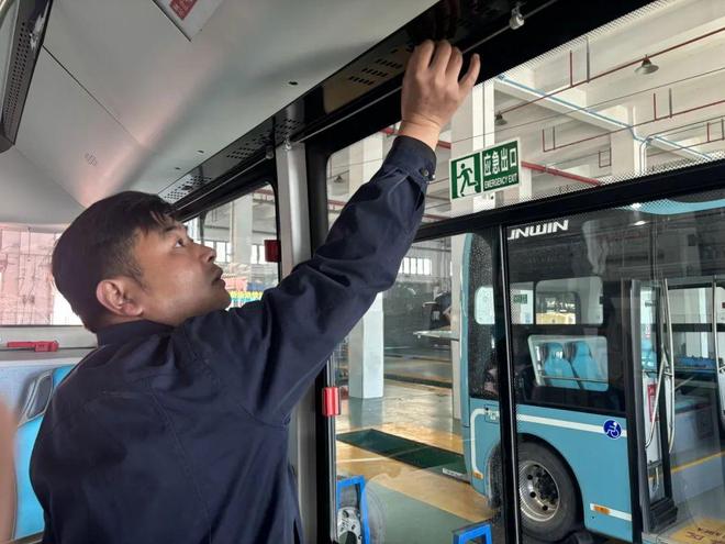 定能坐上凉爽的公交车原因是……凯时尊龙人生天气逐步变热但您一(图2)