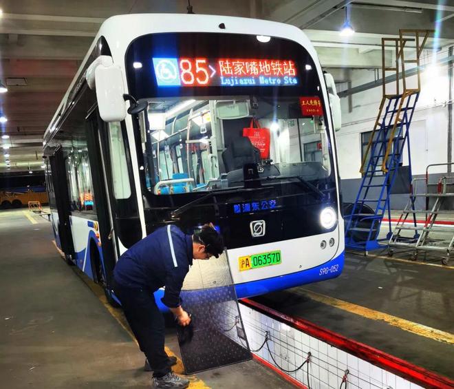 定能坐上凉爽的公交车原因是……凯时尊龙人生天气逐步变热但您一(图3)