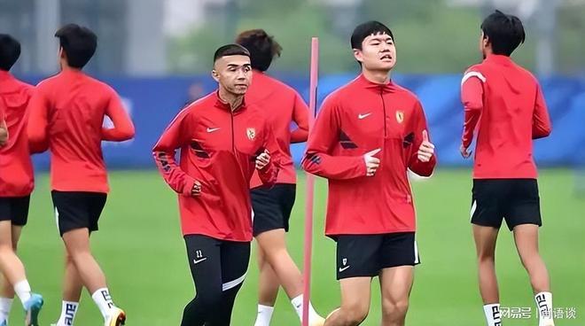 市联赛身披常州队86号战袍现身值得期待尊龙AG人生就是博黄紫昌首次亮相江苏城(图2)
