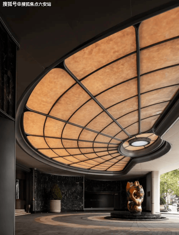 叠墅业态容积率11精装配大金中央空调交通路网便捷兼顾生态宜居与品质体验尊龙凯时新版APP杭州上城区丁桥核心湖居标杆——天阳湖山丽舍定位纯四层(图2)