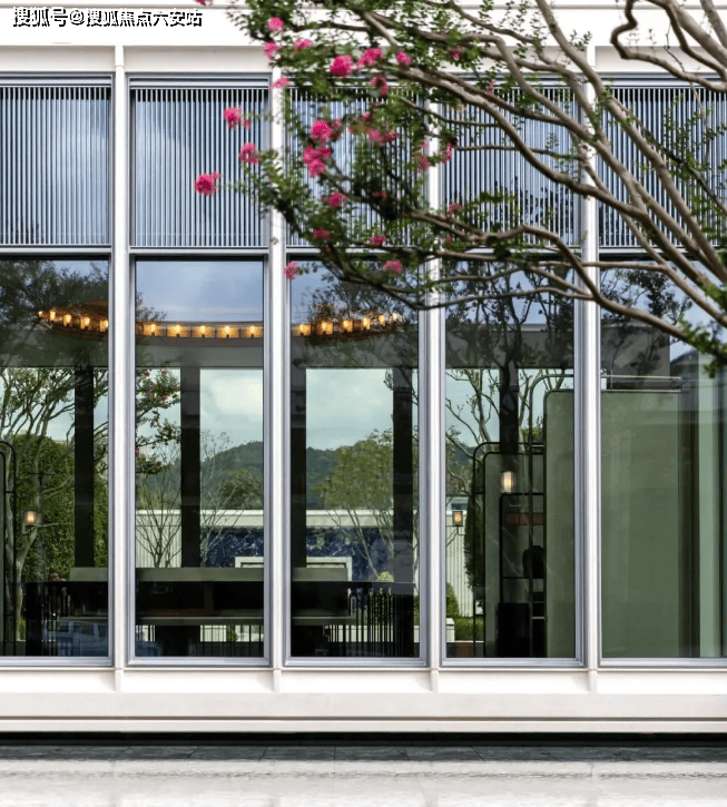 叠墅业态容积率11精装配大金中央空调交通路网便捷兼顾生态宜居与品质体验尊龙凯时新版APP杭州上城区丁桥核心湖居标杆——天阳湖山丽舍定位纯四层(图5)